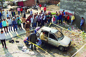 4 kids burnt alive in car blast