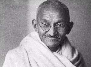 UK Opposition welcomes Gandhi statue at Parliament Square