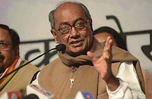 BJP alleges Digvijay took money from MP builder, Cong denies