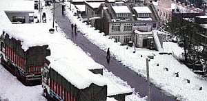 About 2,000 vehicles stranded on closed J-K Highway