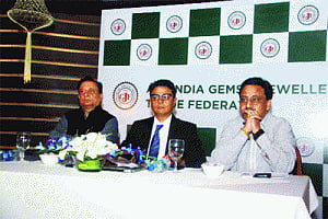 Jewellers oppose PAN norm on sales, threaten to strike