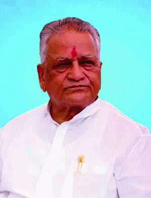 NCP, BJP team up to oust Cong man
