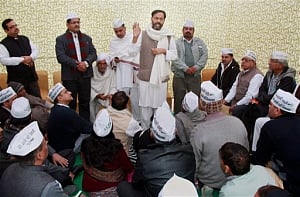 AAP leaders from Kejriwal camp meet Yadav