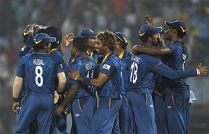 Bat first, don't obsess over De Villiers, says Murali