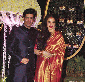 Manish Malhotra enjoys styling evergreen Rekha