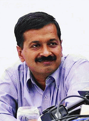 Kejri camp tries to beat AAP 'brains' out to hold clout