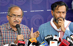 Dissidents Yadav, Bhushan removed from AAP's key panel