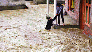 Jhelum floods Valley with fear