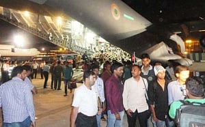 Over 350 return home from Yemen, wary of future
