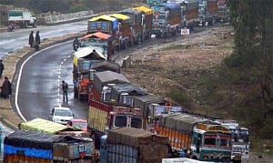 Jammu-Srinagar NH shut, passengers stranded