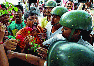Potato glut, farmers' suicide turn Didi's hot potato