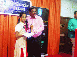 Muslim girl beats 4,000 students, wins Gita contest