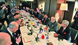 Modi woos French businesses  with 'Make in India' initiative