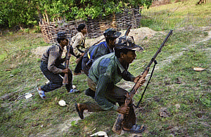 4 cops killed, 7 injured in landmine blast triggered by Naxals