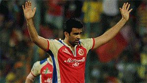 Daredevils' Zaheer, Shami nursing injuries