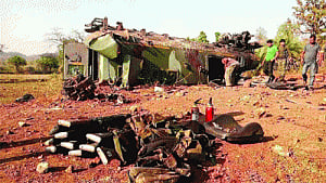6 jawans martyred in Naxal attacks