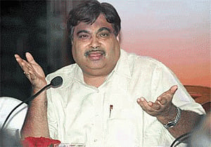Gadkari says JNPT,SCI can raise Rs 1 tln in cheap foreign debt