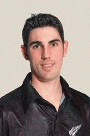 Former New Zealand cricketer Sinclair sparks manhunt