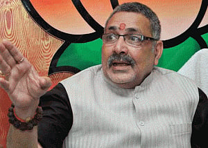 Cong protests Giriraj's remarks agnst Sonia; Giriraj regrets