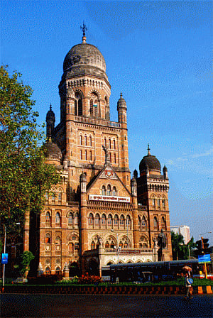 Mumbai slumdwellers, high-rise residents protest new civic rules