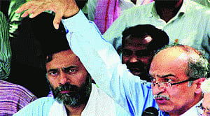 Kejri & coterie grossly violating party constitution: Dissidents