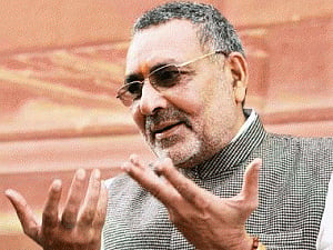 Giriraj Singh denies he met PM and cried