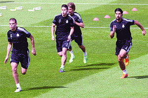 Injury-hit Madrid host Atletico