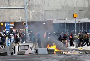 Riot, looting prompt state of emergency, curfew in Baltimore
