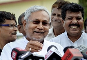 Bihar quake toll 58, 100 brought back from Pokhara: Nitish