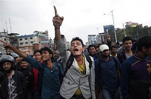 Anger in Nepal over slow pace of relief efforts