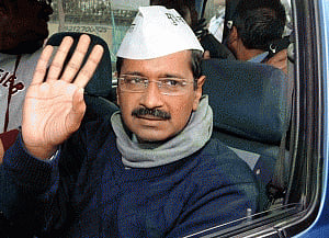 SC stays defamation cases against Kejriwal