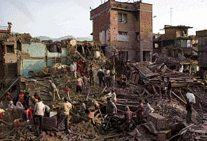 Nepal quake toll rises to 6,624