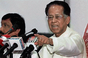 Gogoi urges Gadkari to strengthen road and inland transport