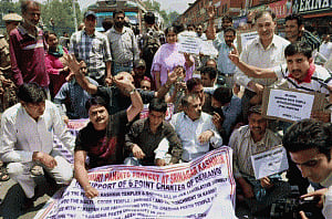 Kashmiri Pandits stage protest over issue of return to Valley