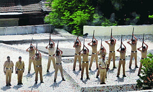 Senior cop succumbs to bullet injuries