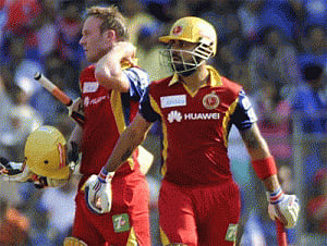 AB, Kohli power Bangalore to 39-run win over Mumbai (Roundup)