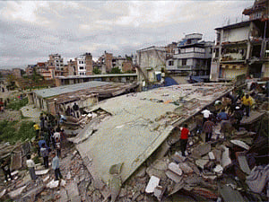 19 killed as new powerful quake jolts Nepal
