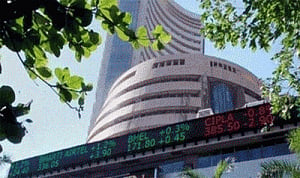 Sensex plunges by 516 points; bank stocks sink