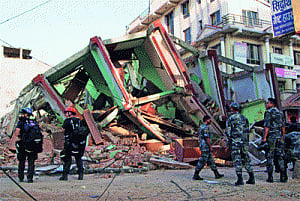 Shock, aftershocks quake Nepal