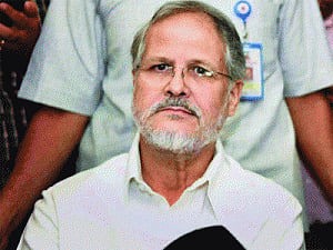 Knives out over acting CS: Kejriwal, Jung pull no punches