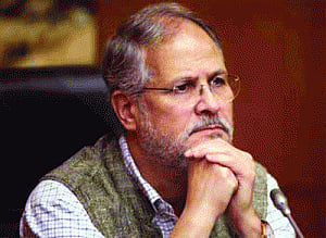 SISODIA 'POWER GRAB' WIDENS FAUlTlINES AMID TREMORS