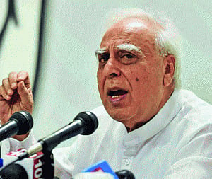 PM hasn't kept promises: Sibal