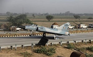 IAF lands jet on Yamuna Expressway as part of user trial