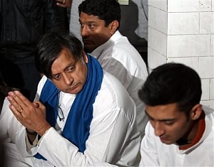Tharoor attacks media, calls it 'self-appointed liars'