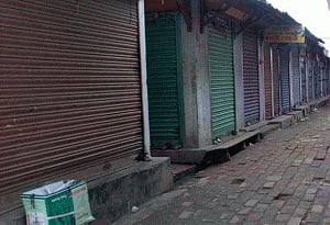 24-hr bandh hits normal life in Imphal