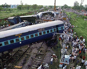 One killed as train derails in UP