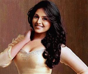 Anjali is Balakrishna's heroine in 'Dictator