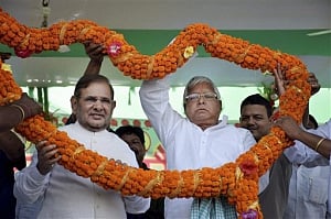 RJD-JD(U)-Cong to fight Bihar Assembly polls together: Sharad
