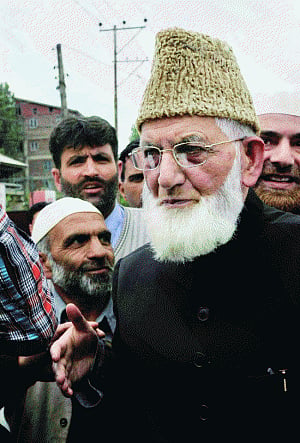 Pakistani at heart Geelani turns Indian for passport