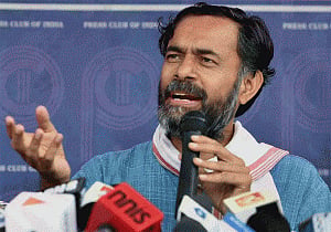 Yogendra Yadav attacks Modi govt on corruption issue